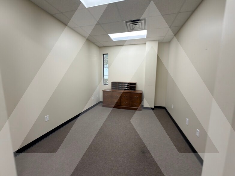 More Photos Of 10455-10505 Fountaingate Dr, Stafford Office For Lease
