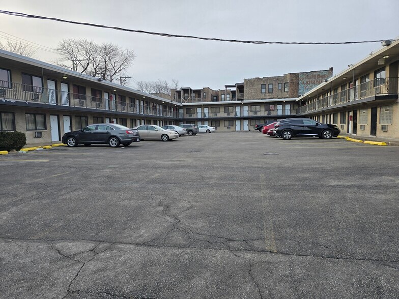 More Photos Of 6535 S King Dr, Chicago Hotel For Sale