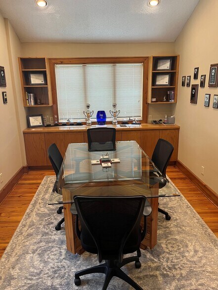 More Photos Of 1024 E North St, Greenville Office For Lease