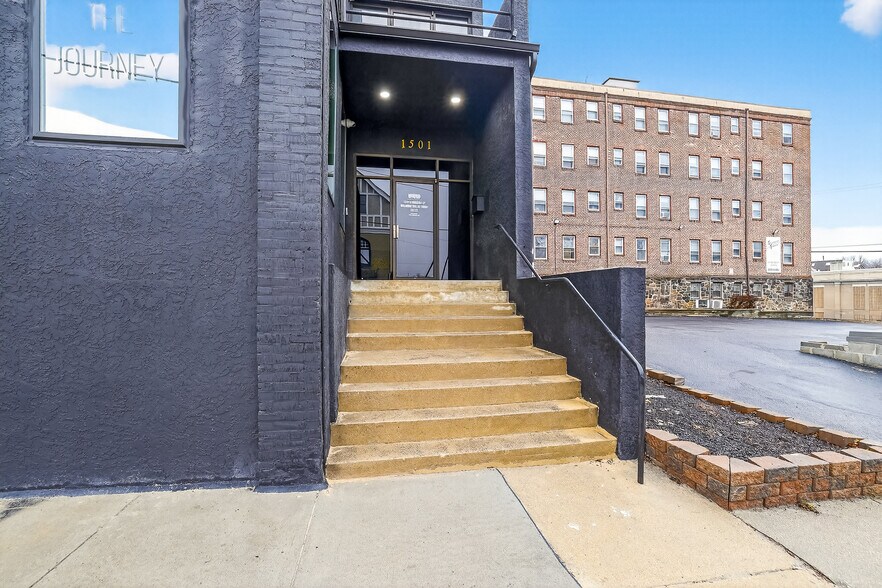 More Photos Of 1501 N Walnut St, Wilmington Office For Sale