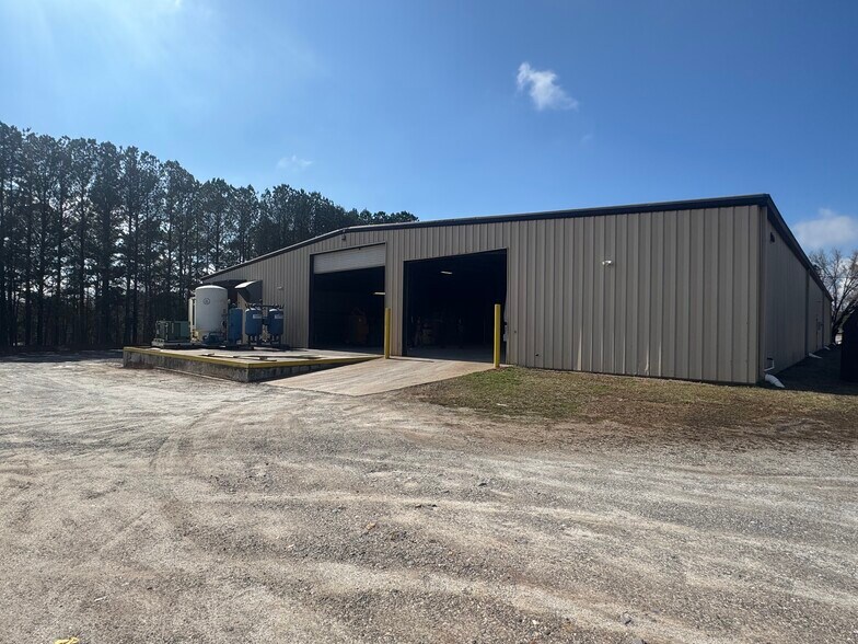 More Photos Of 93 Pioneer Industrial Blvd, Jasper Warehouse For Lease