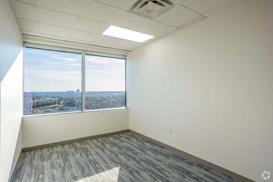 More Photos Of 12400 Coit Rd, Dallas Office For Lease