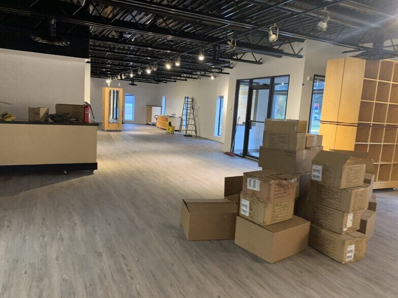 More Photos Of 123 Cree Rd, Sherwood Park Warehouse For Sale