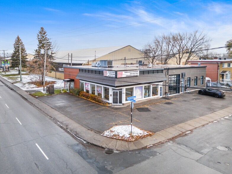 Primary Photo Of 598-600 Boul Cure-Poirier O, Longueuil General Retail For Lease