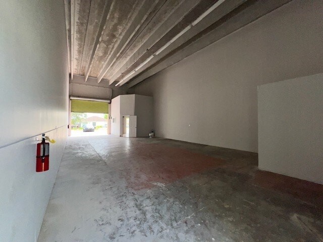 More Photos Of 238 NW 9 #2 ave, Homestead Light Manufacturing For Lease