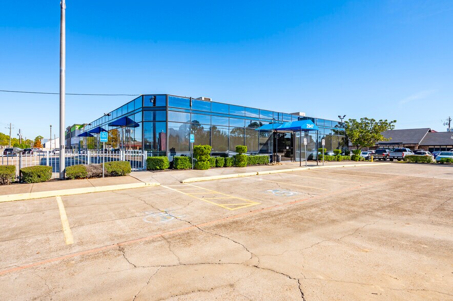 More Photos Of 2947 E Broadway St, Pearland Office For Sale