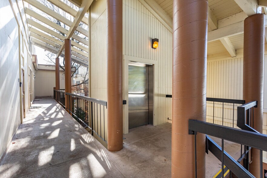 More Photos Of 2848 Arden Way, Sacramento Office For Lease