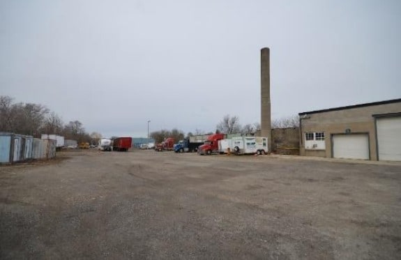 More Photos Of 426 Dolph St N, Cambridge Warehouse For Sale
