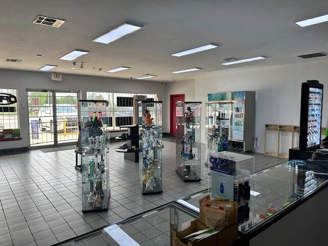 More Photos Of 8201 NW 10th St, Oklahoma City Service Station For Sale