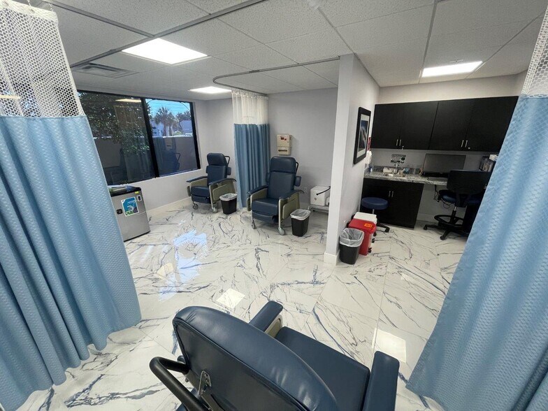 More Photos Of 493 Semoran Blvd, Casselberry Medical For Lease