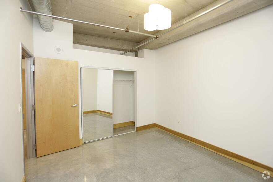 More Photos Of 117 W 20th St, Kansas City Apartments For Lease