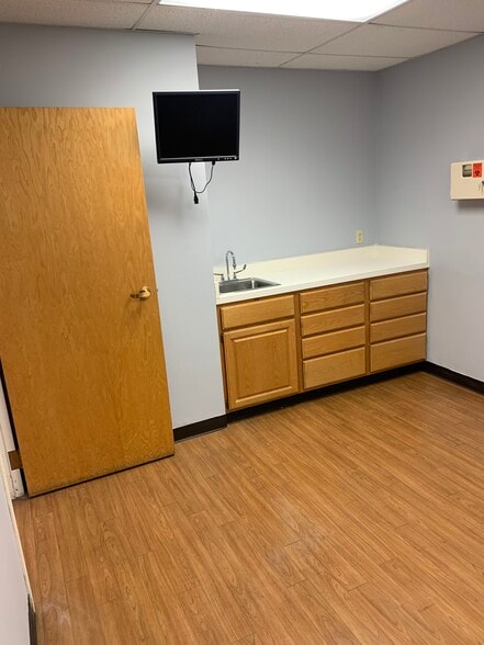 More Photos Of 660 Cooper Rd, Westerville Medical For Sale