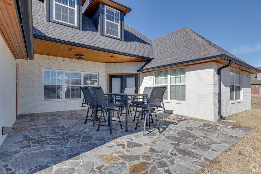 More Photos Of 8813 N 145th East Ave, Owasso Office Residential For Sale