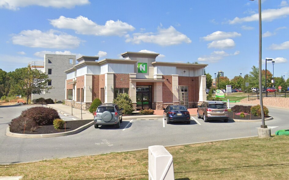 Primary Photo Of 1625 Old Philadelphia Pike, Lancaster Bank For Sale