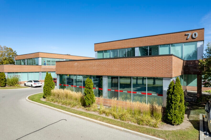 Primary Photo Of 70 E Beaver Creek Rd, Richmond Hill Light Distribution For Sale