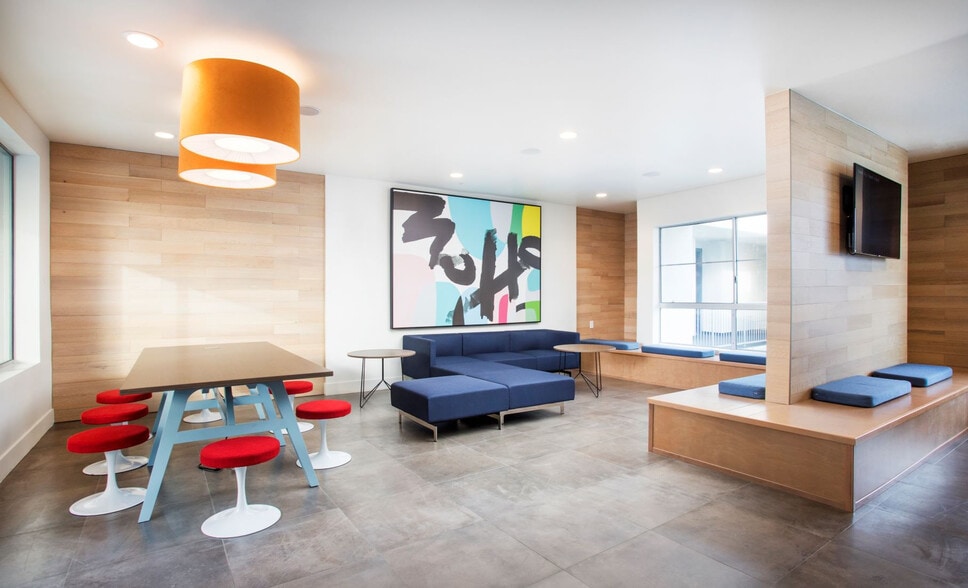 More Photos Of 11049 Magnolia Blvd, North Hollywood Apartments For Lease