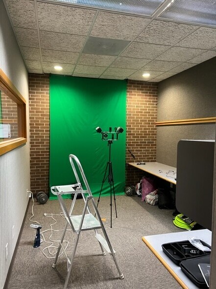 More Photos Of 4777 E State St, Rockford Medical For Sale