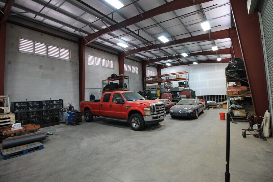 More Photos Of 1026 Lauia St, Kapolei Warehouse For Lease