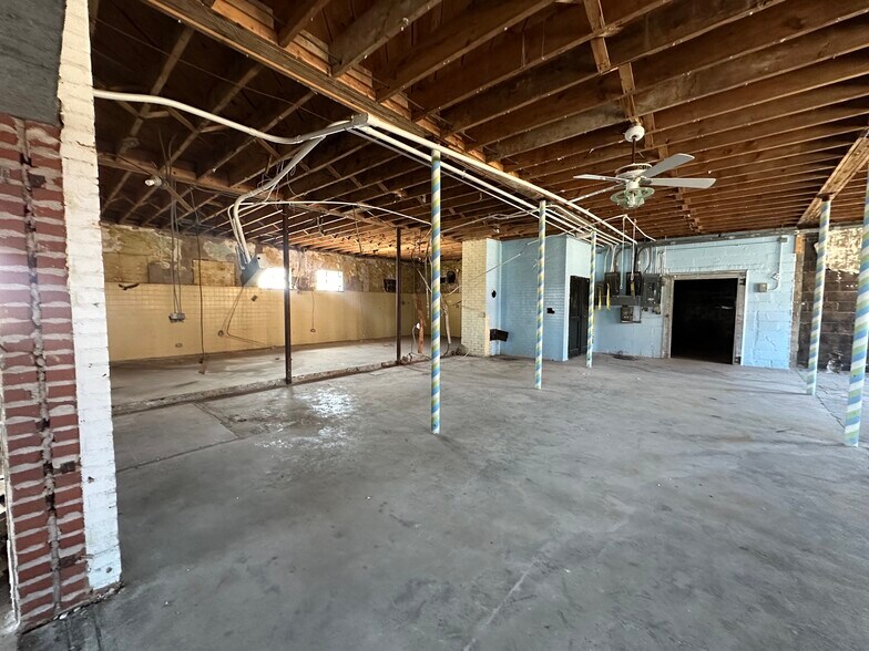 More Photos Of 511 W Franklin Blvd, Gastonia Storefront Retail Office For Sale