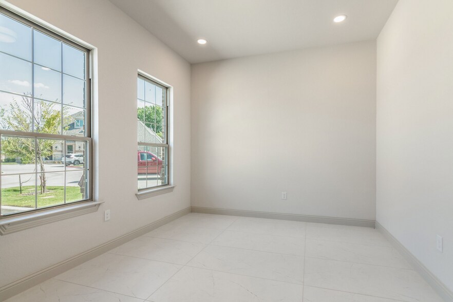 More Photos Of 7720 Rufe Snow Dr, Fort Worth Office For Lease