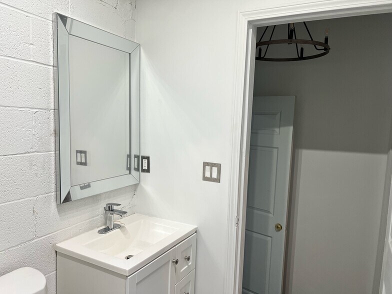 More Photos Of 555 Whitehall St SW, Atlanta Distribution For Lease