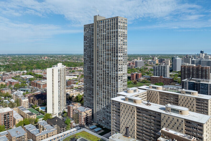 More Photos Of 655 W Irving Park Rd, Chicago Apartments For Sale