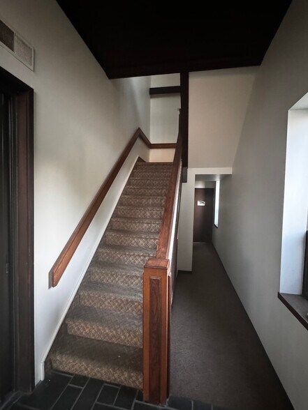 More Photos Of 111 Bucklin St, La Salle Office For Sale