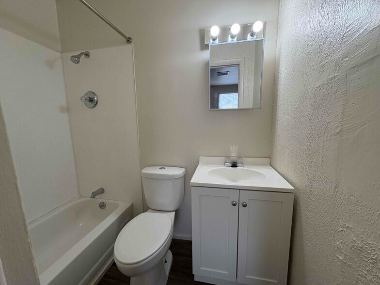 More Photos Of 613-615 N Fulton Ave, Evansville Apartments For Sale