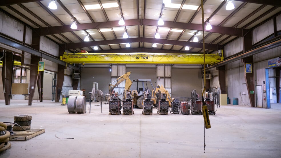 More Photos Of 6116 NW 178th St, Edmond Industrial For Lease