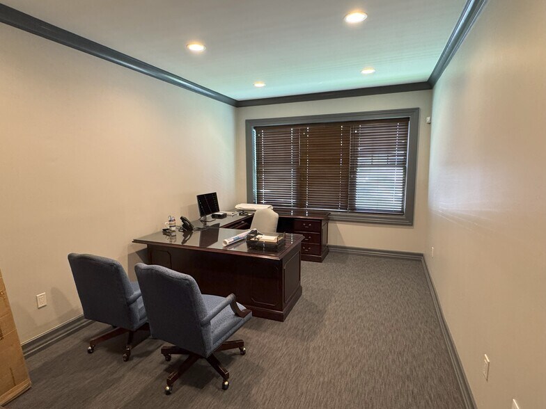 More Photos Of 2011 W Cleveland St, Tampa Loft Creative Space For Sale