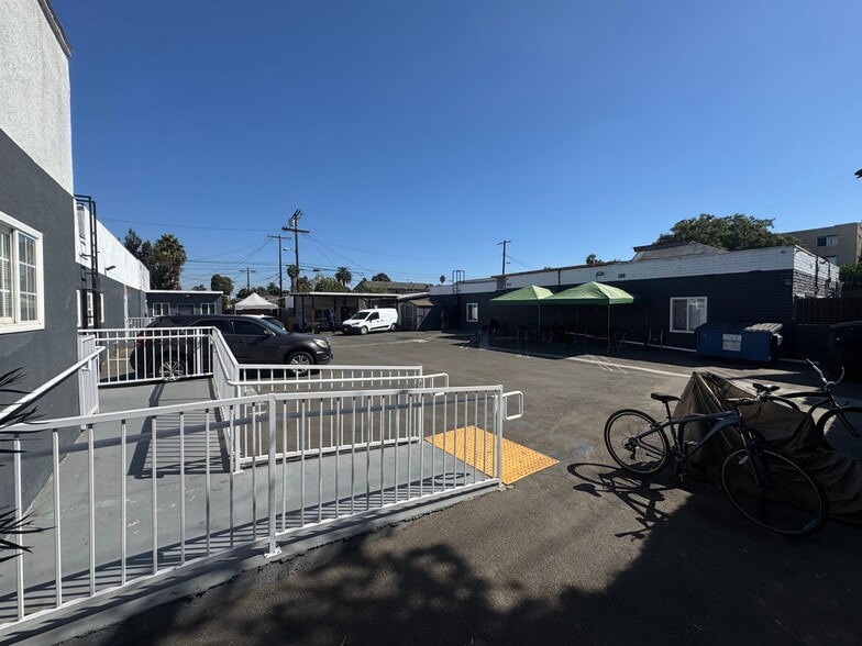 More Photos Of 6006 S Western Ave, Los Angeles Warehouse For Sale