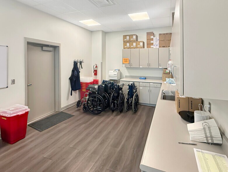 More Photos Of 4280 Watermelon Rd, Northport Office For Sale