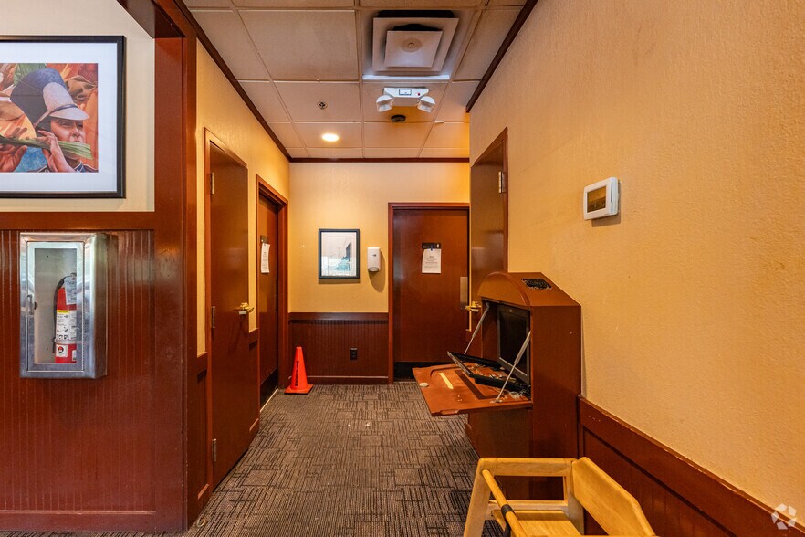 More Photos Of 123 N Arlington St, Salisbury Restaurant For Sale