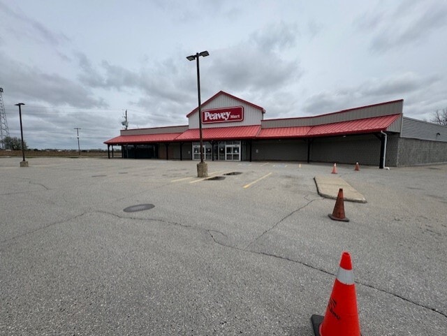 More Photos Of 1780 Wharncliffe Rd S, London Freestanding For Sale