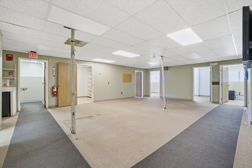 More Photos Of 95 Runnells Bridge Rd, Hollis Manufacturing For Sale