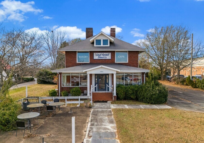 More Photos Of 19901 S Main St, Cornelius Freestanding For Sale