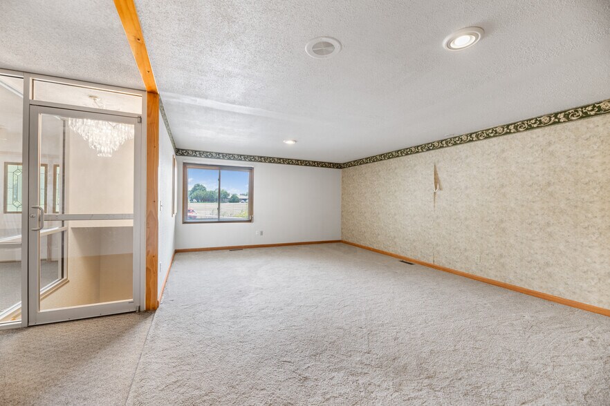 More Photos Of 106 Shadybrook Dr, Cheney Office For Sale