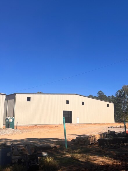 More Photos Of 71 Busch Dr, Lagrange Warehouse For Lease