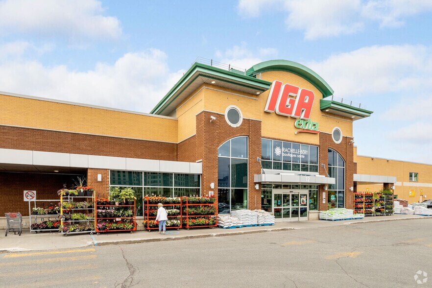 More Photos Of 10-18 Pl De La Triade, Pointe-claire Freestanding For Lease