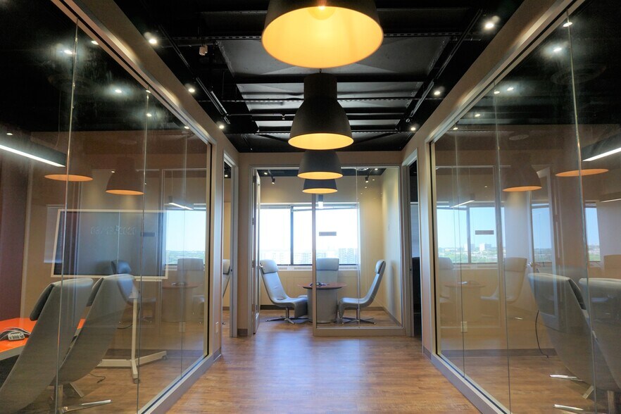 More Photos Of 150 Ferrand Dr, Toronto Unknown For Lease