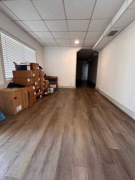 More Photos Of 6301 Causeway Blvd, Tampa Auto Repair For Lease