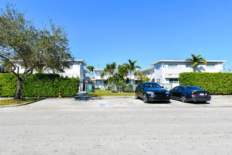 More Photos Of 1951 NE 167th St, North Miami Beach Apartments For Sale