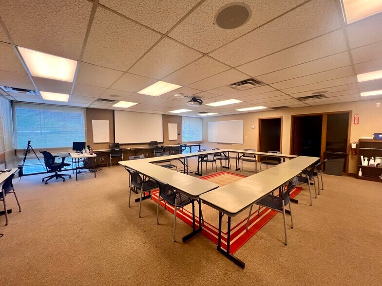 More Photos Of 1574 W 1700 S, Salt Lake City Office For Lease