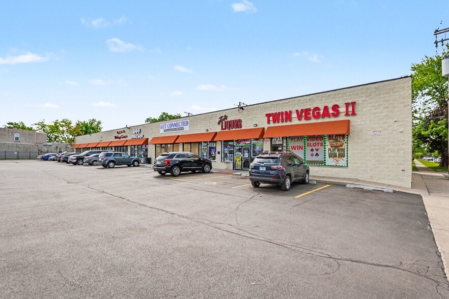 More Photos Of 5633-5647 W Roosevelt Rd, Cicero Freestanding For Sale