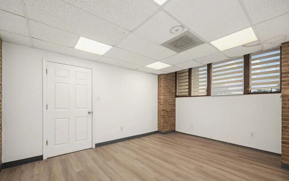 More Photos Of 4200 Daniels Ave, Annandale Office For Sale