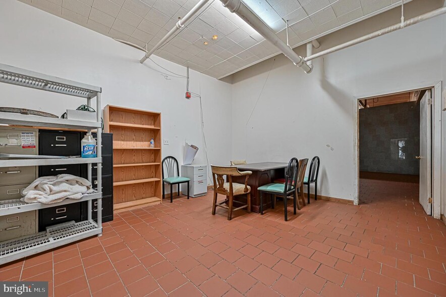 More Photos Of 13 N East Blvd, Vineland Flex For Lease