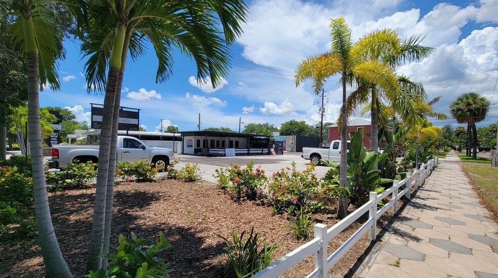 More Photos Of 2901 Central Ave, Saint Petersburg Restaurant For Lease