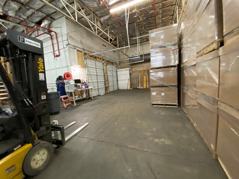 More Photos Of 2613-2625 Lee Ave, Sanford Manufacturing For Sale