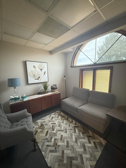 More Photos Of 71 E Wilson Bridge Rd, Worthington Office For Sale