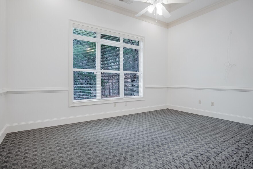 More Photos Of 4720 Peachtree Industrial Blvd, Berkeley Lake Office For Lease